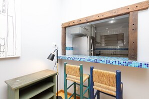 Réfrigérateur, micro-ondes, four, lave-vaisselle