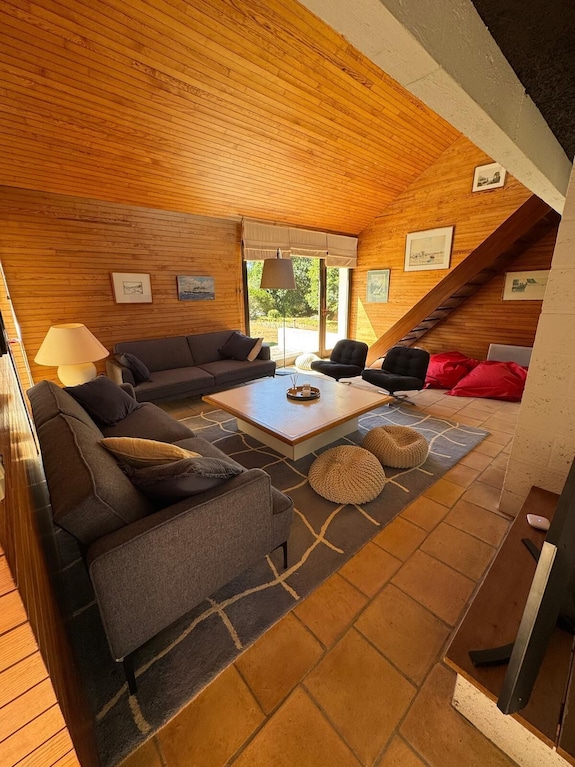 Villa Avec Tennis & Studio Sur 1ha à 3min Des Plages De La Côte De Granite Rose - Lannion
