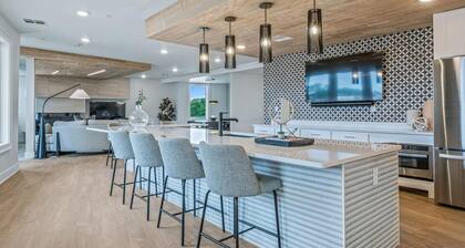 Landing | Stylish 2BD, Courtyard, Yoga Studio