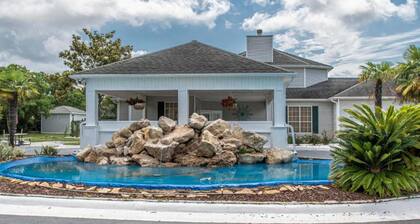 Beach short drive - Pool - Hot Tub K/Q, 2 BA, Sleeps 4 in beds- Ground Floor