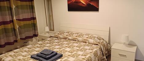 1 soverom, strykejern/-brett, reiseseng for barn og wi-fi (inkludert)