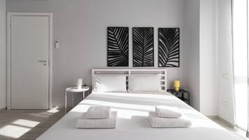 Apartment (1 Bedroom) | 1 bedroom, iron/ironing board, cots/infant beds, bed sheets