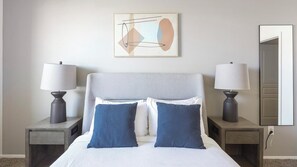 1 bedroom, desk, iron/ironing board, WiFi