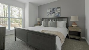 2 bedrooms, desk, iron/ironing board, WiFi