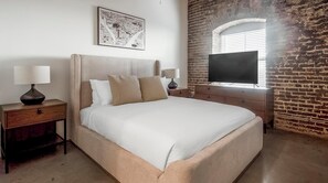 2 bedrooms, desk, iron/ironing board, WiFi - Landing | Stunning 2BD, Courtyard, Gym (Memphis)