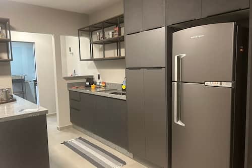 Deluxe Townhome | Private kitchen