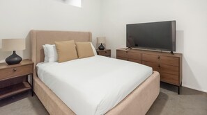 1 室のベッドルーム、デスク、アイロン / アイロン台、WiFi