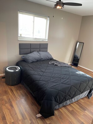 2 bedrooms, iron/ironing board, WiFi - Charming 2-bedroom house with AC, WiFi in wonderful Southfield2 car (Southfield)