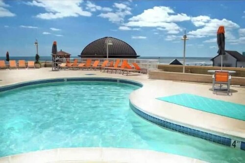 Oceanview Comfy Queen Boardwalk Gem