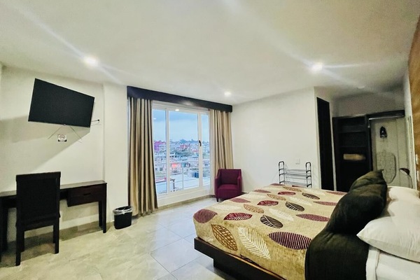 Junior Room, Balcony, City View | Bathroom