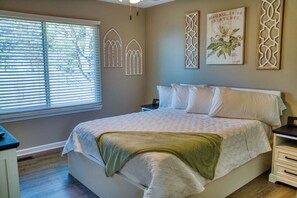 4 bedrooms, iron/ironing board, travel crib, free WiFi