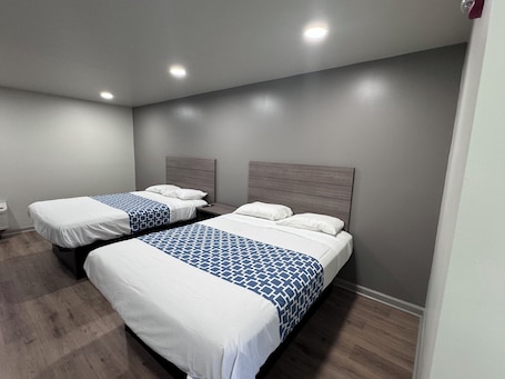 Double Room | Desk, free WiFi