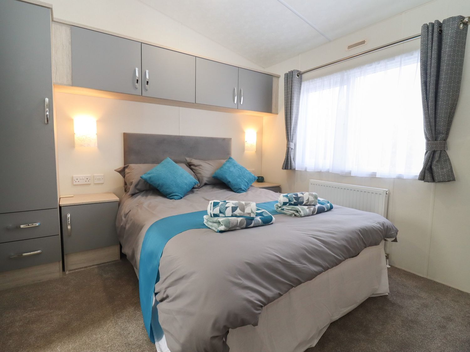 2 bedrooms, individually decorated, individually furnished, free WiFi