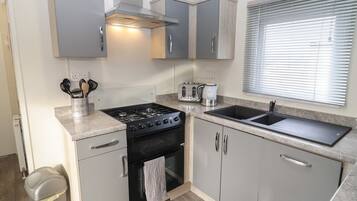 Dishwasher, cookware/dishes/utensils