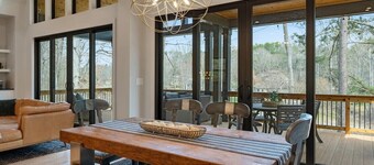 Lux Lakefront Escape-Poker-Pool-Hot Tub-Fire Pit!