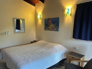 1 bedroom, in-room safe, desk, free WiFi