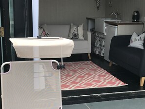 Télévision, cheminée