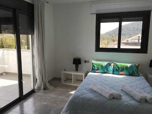 5 Schlafzimmer, Bügeleisen/Bügelbrett, WLAN, Bettwäsche