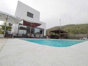 Pool - Villa Franz House Casa Principal, near Sitges with swimming pool. (Canyelles)