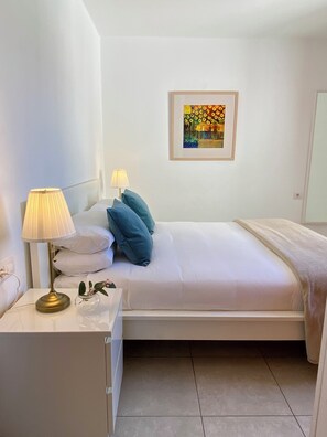 2 habitaciones, tabla de planchar con plancha, wifi y ropa de cama 