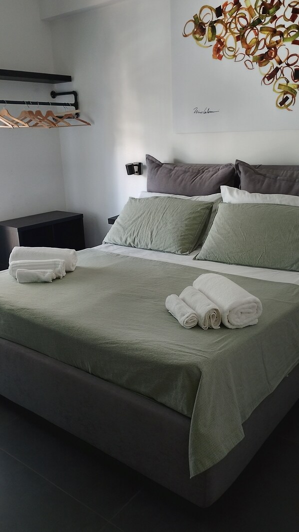 1 bedroom, desk, iron/ironing board, free WiFi