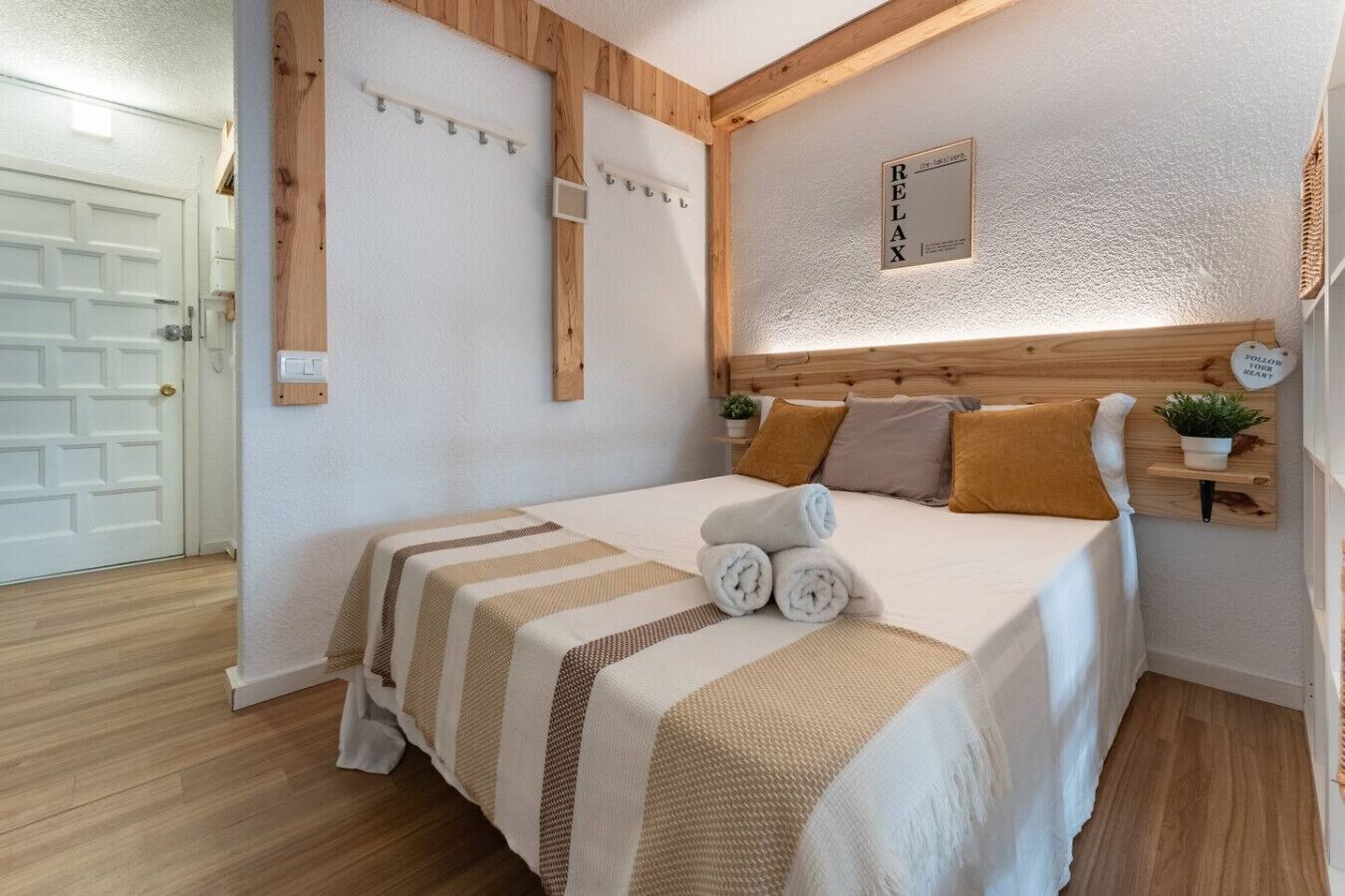 1 habitación, escritorio, tabla de planchar con plancha y wifi gratis 