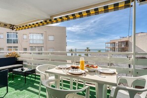 屋外ダイニングエリア