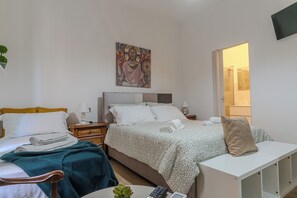 Family Triple Room - CasaBlanc (Santa Teresa di Riva)