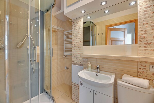Comfort Apartment | Bathroom