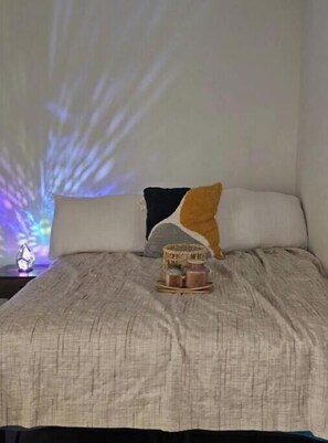 WiFi, bed sheets - Magical stay @ the genie’s place (Phoenix)