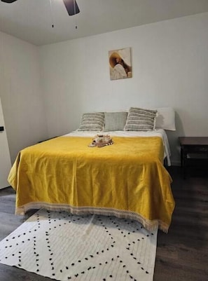 2 bedrooms, WiFi, bed sheets