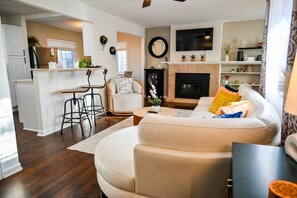 TV, fireplace, stereo