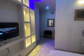1 bedroom, iron/ironing board, WiFi