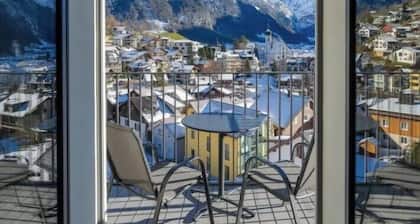Four Bedroom Apartment With Mountain View