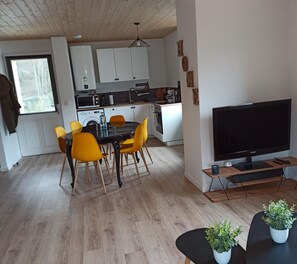 Refrigerador, microondas, horno, placa de cocina