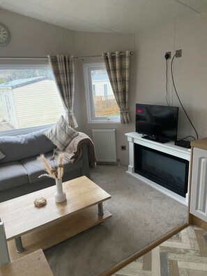 Fireplace - Westfield Lodge Retreat-sleeps 6-pet Friendly (Carnforth)