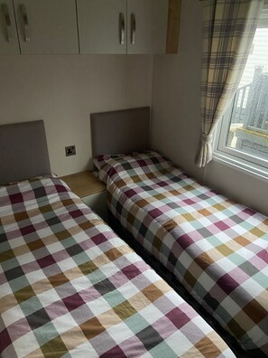 2 bedrooms, free WiFi, bed sheets - Westfield Lodge Retreat-sleeps 6-pet Friendly (Carnforth)