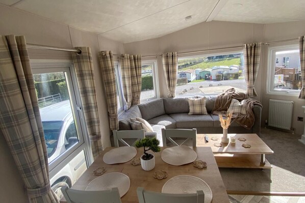 Fireplace - Westfield Lodge Retreat-sleeps 6-pet Friendly (Carnforth)