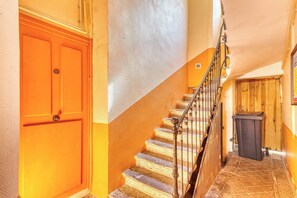 Interior - Le Martini -  Clim mobile - studio au Brotteaux – Métro B (Lyon)