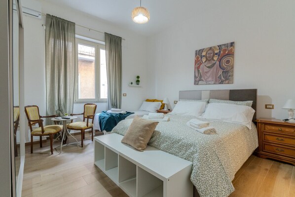 1 bedroom, WiFi, bed sheets