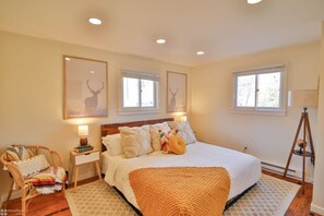 3 Schlafzimmer, Schreibtisch, Bügeleisen/Bügelbrett, Reisekinderbett