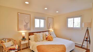 3 bedrooms, iron/ironing board, travel cot, free WiFi