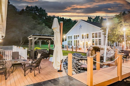 Deer Run Retreat W/ Indoor Pool & Hot Tub