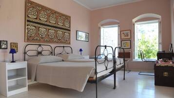 2 chambres, bureau, fer et planche à repasser, Wi-Fi gratuit