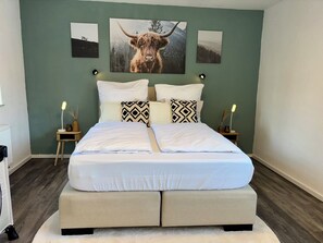 1 bedroom, iron/ironing board, travel cot, WiFi