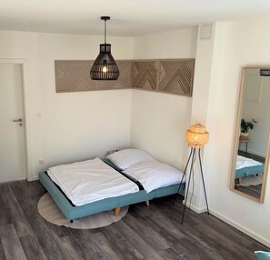 1 bedroom, iron/ironing board, travel crib, WiFi - Relax in the heart of the Eifel - vacation apartment with huge roof terrace (Hellenthal)