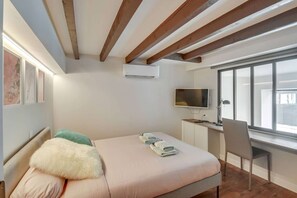 2 chambres, bureau, fer et planche à repasser, Wi-Fi