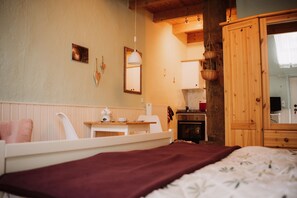 1 bedroom, WiFi, bed sheets