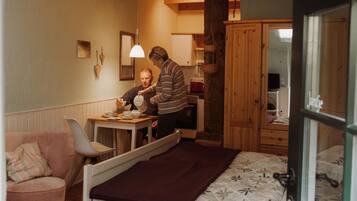 1 bedroom, WiFi, bed sheets