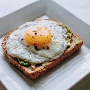 Free daily continental breakfast  - Hotel The Metropolitan IGI Airport (New Delhi)
